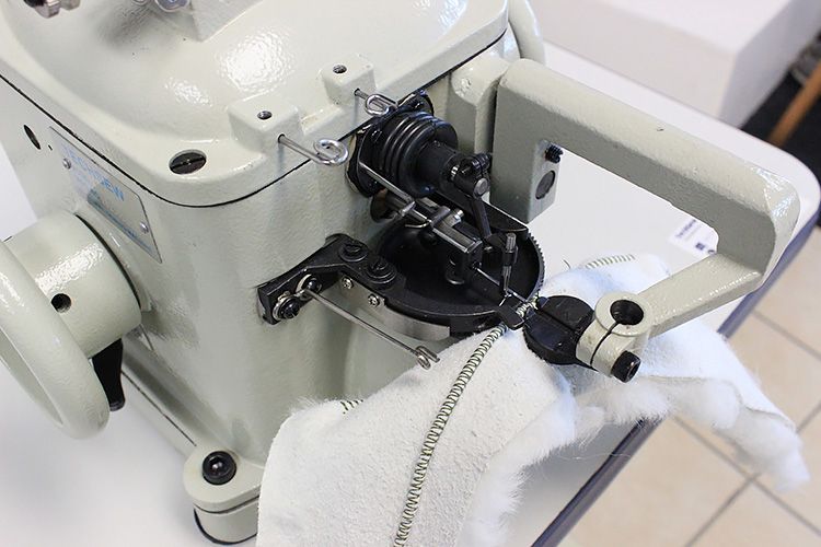 Techsew 402 Industrial Fur / Sheepskin Sewing Machine