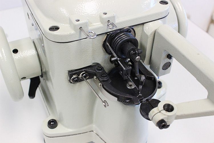 Techsew 402 Industrial Fur / Sheepskin Sewing Machine